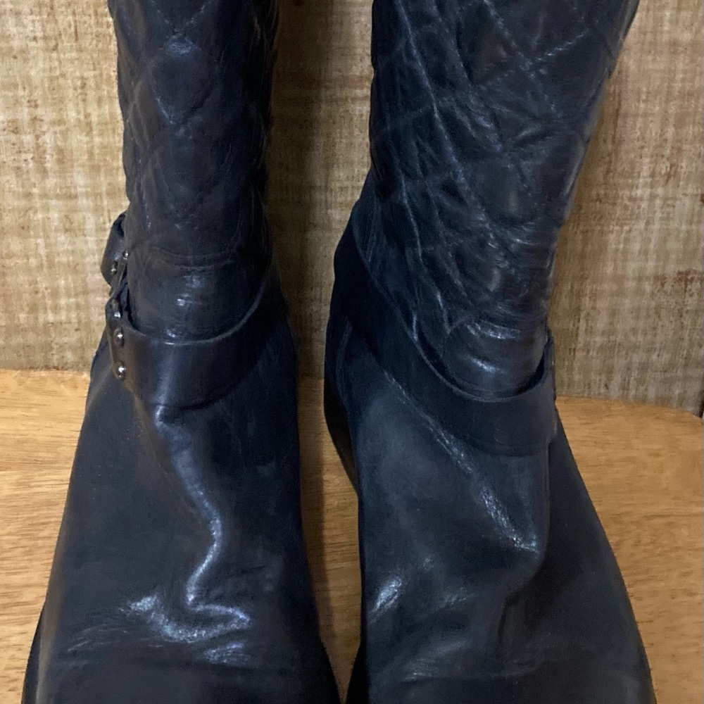 Beautiful aquatalla made in Italy size 10.5 black color super comfortable